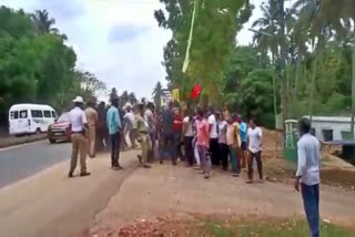 SDPI Activists try to lay siege to CM car Mangalore