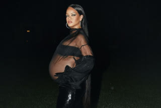 rihanna baby bump pictures