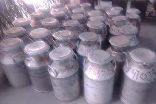 Liquor recovered from milk vehicle in Sitamarhi