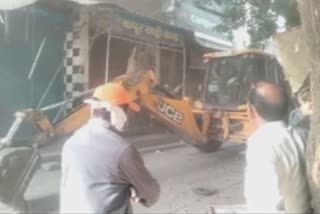 Municipal Corporation action against encroachment in Jahangirpuri