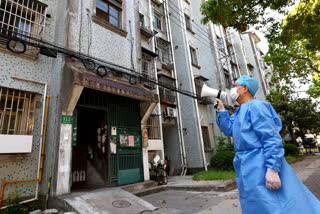 Shanghai releases more from COVID observation amid lockdown