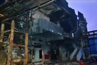 massive-fire-accident-in-eluru-disctrict-in-andhra-pradesh-six-killed