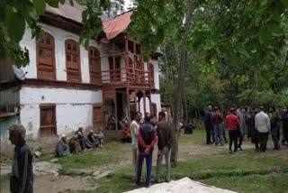 People of the area saddened by the killing of Satish in Kulgam