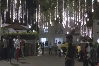 ranbir-kapoor-home-decked-with-lights-ahead-of-wedding-with-alia-bhatt