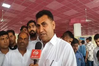 Revenue Minister Ramlal Jat in blood donation camp