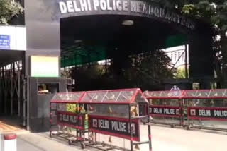 delhi metro police reunite a dumb and deaf girl to her mother