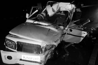 Road Accident in Jodhpur  ETV Bharat Rajasthan News  Jodhpur Road Accident  Truck and car Collision in Jodhpur  Rajasthan Hindi News  Jodhpur Latest News  Major Road Accident in Jodhpur  ಜೋಧ್‌ಪುರದಲ್ಲಿ ರಸ್ತೆ ಅಪಘಾತ  ಈಟಿವ ಭಾರತ್ ರಾಜಸ್ಥಾನ ನ್ಯೂಸ್  ರಾಜಸ್ಥಾನದಲ್ಲಿ ಟ್ರಕ್ ಮತ್ತು ಕಾರ್ ಮಧ್ಯೆ ಡಿಕ್ಕಿ  ರಾಜಸ್ಥಾನ ಹಿಂದಿ ಸುದ್ದಿ  ಜೋಧ್‌ಪುರದಲ್ಲಿ ರಸ್ತೆ ಅಪಘಾತ ಸುದ್ದಿ