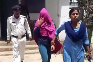 Nanny Arrest for Theft 3 Lakhs Rupees Gold Jewelry in Durgapur