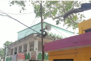 UP Kasganj Hindu activist installs loudspeakers in temple opposing namaz on Mosque loudspeakers