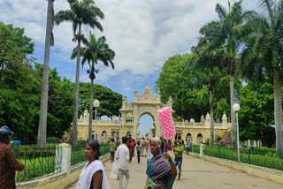 ಸಾಲು ಸಾಲು ರಜೆ ಹಿನ್ನೆಲೆ ಮೈಸೂರಿಗೆ ಪ್ರವಾಸಿಗರ  ದಂಡು