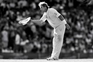 Virat Kohli  Shane Warne  विराट कोहली  शेन वॉर्न  रॉयल चैलेंजर्स बैंगलोर  कोच संजय बांगर  शेन वॉर्न कौन थे  शेन वॉर्न की मौत  Cricket News  Sports News