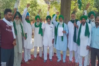 Bhartiya Kisan Union Dakonda protest against central government outside DC office