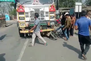 Two people died in road accident in Koderma