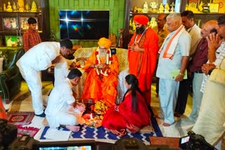 Shivakumar family had blessings from Bheemashankaralinga Swamiji