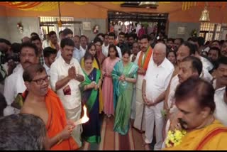 B S Yediyurappa family took part in Hucharaya swamy Brahma Chariot procession