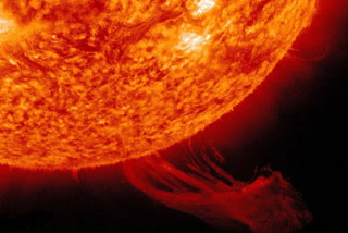 Sun storms Mercury with a plasma wave