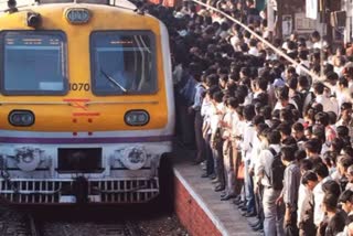 train waitlisted passengers denied travel  വെയിറ്റിങ് ലിസ്റ്റിലുണ്ടായിരുന്ന 1.60 കോടി പേര്‍ക്ക് ട്രെയിന്‍ യാത്ര ചെയ്യാന്‍ കഴിഞ്ഞില്ലെന്ന് വിവരാവകാശ രേഖ  waitlisted passengers denied train travel  1.60 കോടി യാത്രക്കാര്‍ക്ക് ട്രെയിന്‍ യാത്ര ചെയ്യാന്‍ കഴിഞ്ഞില്ലെന്ന് വിവരാവകാശ രേഖ