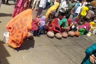 Women Protest against water scarcity in bansur