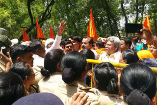 Shivsena Agitation At Navneet Rana Home