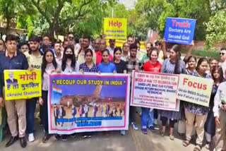 Ukraine-returned MBBS students, parents protest in Delhi, seek admission in Indian institutions