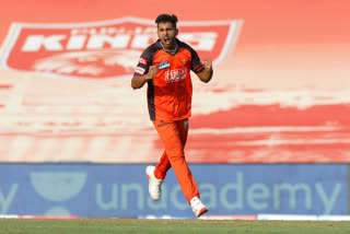 umran malik 3rd bowler in Ipl history take maiden over in 20th over