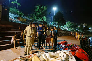 rafting after evening in ganga