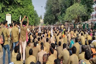 3 lakh drivers in Khaki uniform throng capital city of Odisha demanding govt to fulfill 11 charter of demand