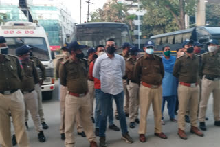 Five smugglers arrested in Indore