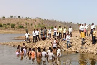 Swabhimani organized Jalasamadhi agitation washim