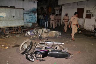 Stone pelting between two groups in Vadodara's Raopura