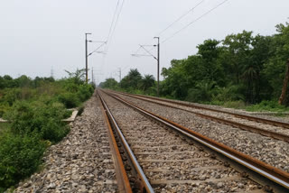 Goods train rear engine derail in Dhanbad