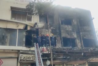 Fire in Ahmedabad : સત્યમ કોમ્પ્લેક્સમાં આગ લાગતા માલ બળીને ખાખ, ફાયરની 13 ગાડીઓ ઘટના સ્થળે પહોચી