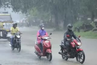 Heavy Rain Kerala  മഴ കേരളം  ഇടിമിന്നലോട്‌ കൂടിയ മഴ  സംസ്ഥാനത്ത് മഴ
