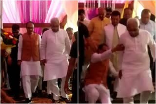 cm shivraj singh chauhan slipped down in wedding ceremony in kashipur