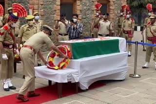 Wreath Laying Ceremony of Railway Cop: ریلوے پولیس اہلکار کو خراج عقیدت پیش