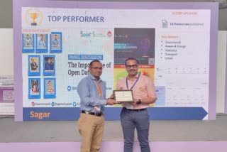 Sagar gets top performer award