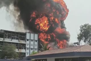 Fire in Valsad: અતુલ કંપનીમાં ભીષણ આગ લાગતાં સાત ફાયર ફાયટરો આગને કાબૂમાં લેવા કવાયત હાથ ધરી
