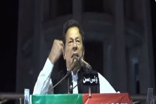 Imran Khan once again praises India foreign policy,  Former Pakistan Prime Minister Imran Khan rally,  Former Pakistan Prime Minister Imran Khan news, Imran Khan rally in Lahore, ಇಮ್ರಾನ್ ಖಾನ್ ಮತ್ತೊಮ್ಮೆ ಭಾರತದ ವಿದೇಶಾಂಗ ನೀತಿಯ ಬಗ್ಗೆ ಶ್ಲಾಘನೆ, ಪಾಕಿಸ್ತಾನದ ಮಾಜಿ ಪ್ರಧಾನಿ ಇಮ್ರಾನ್ ಖಾನ್ ಜಾಥಾ, ಪಾಕಿಸ್ತಾನದ ಮಾಜಿ ಪ್ರಧಾನಿ ಇಮ್ರಾನ್ ಖಾನ್ ಸುದ್ದಿ, ಲಾಹೋರ್​ನಲ್ಲಿ ಇಮ್ರಾನ್ ಖಾನ್ ಸಮಾವೇಶ,