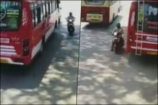 private bus race  kozhikode private bus race  ഫാറൂഖ് ബസ് മത്സരയോട്ടം  viral video bus race  farooq bus race viral video  കോഴിക്കോട് സ്വകാര്യബസ് മത്സരയോട്ടം