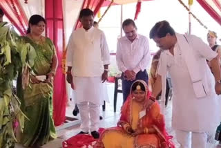 Union minister arjun munda attended wedding ceremony of MLA Neera Yadav daughter