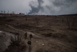 Mariupol officials: Second mass grave found  Mass graves were found near the Russian port city of Mariupol  കൂട്ടകുഴിമാടങ്ങള്‍  കീവ്  മരിയുപോള്‍  മാക്‌സര്‍ ടെക്നോളജീസ്