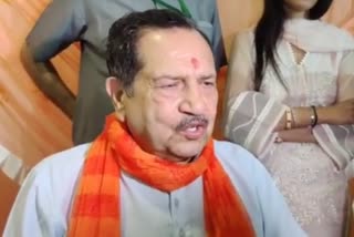 Muslim Rashtriya Manch founder Indresh Kumar gave iftar party gave message of ending hatred and uniting