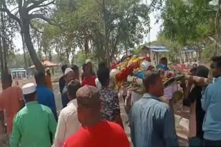 Muslim youths did funeral of a Hindu elderly woman