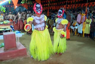 Tulu Nadu koraggaja theyyam  North Malabar koraggaja theyyam in Tulu Nadu  Kasargod koraggaja theyyam  കൊറഗജ്ജ തെയ്യം  തെയ്യങ്ങളിൽ വ്യത്യസ്‌തം കൊറഗജ്ജ തെയ്യം  തുളുനാട് അനുഷ്‌ടാന കല കൊറഗജ്ജ തെയ്യം  ഉത്തരമലബാർ തെയ്യങ്ങളുടെ നാട്  കൊറഗജ്ജ തെയ്യ രൂപം