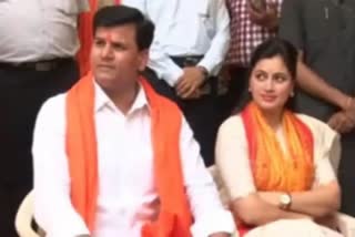 pune shivsena demand fir against navneet rana