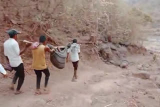 Residents of Mukundpada village under Mokhada taluka in Palghar district had to carry a five-month pregnant tribal woman in a makeshift stretcher for 4 km through the hilly terrain on April 20