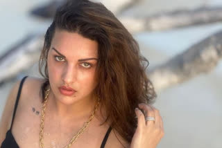 PICTURES OF HIMANSHI KHURANA