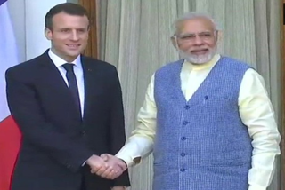 PM Modi congratulates 'friend' Emmanuel Macron on re-election as French President  pm modi congratulates emmanual macron  ഫ്രഞ്ച് പ്രസിഡന്റായി വീണ്ടും ഇമ്മാനുവൽ മാക്രോണ്‍