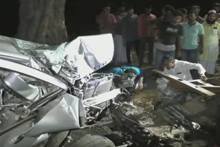 car-accident-in-samayapuram-toll-gate-one-dead போட்டி போட்டதால் போனது உயிர்