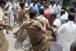 Police brutality against K Rail protesters  Police brutality against K Rail protesters; The case was registered by the Human Rights Commission  കരിച്ചാറാ പൊലീസ് അതിക്രമം  കരിച്ചാറാ പൊലീസ് അതിക്രമം; കേസെടുത്ത് മനുഷ്യാവകാശ കമ്മീഷൻ  മനുഷ്യാവകാശ കമ്മീഷൻ  കെ റെയില്‍ പ്രധിഷേധക്കാര്‍ക്ക് നേരെ പൊലീസ് അതിക്രമം